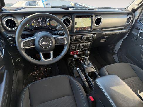 Used 2023 Jeep Wrangler Unlimited Rubicon 4xe image 15