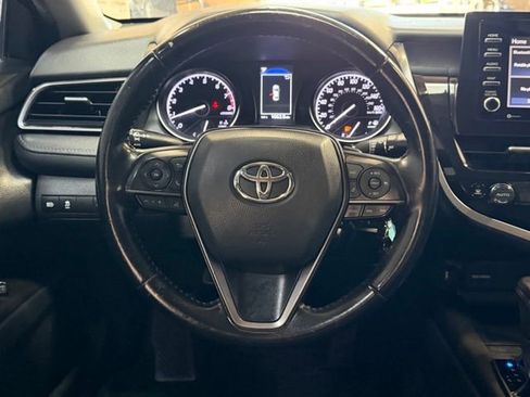 Used 2022 Toyota Camry SE FWD image 14