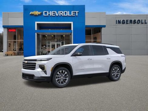 Used 2026 Chevrolet Traverse LT w/ Sun and Wheel Package image 2
