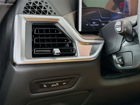 New 2026 BMW X5 xDrive40i w/ Premium Package image 10