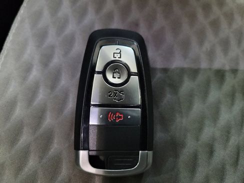 Used 2020 Ford Escape SE FWD image 32