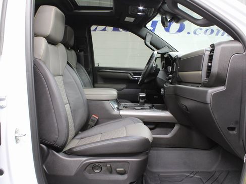 Used 2024 Chevrolet Silverado 1500 ZR2 image 34