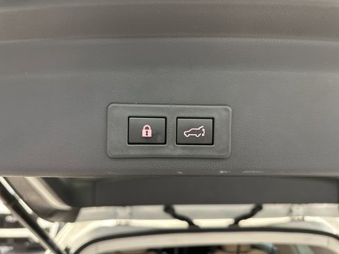 Used 2024 Subaru Ascent Premium w/ Convenience Package image 28