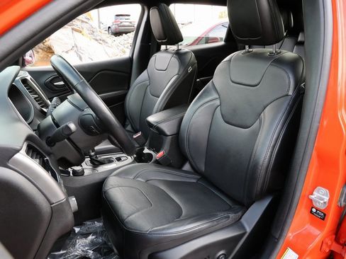 Used 2021 Jeep Cherokee Latitude Lux 80th Anniv w/ Quick Order Package 26U 80TH image 16