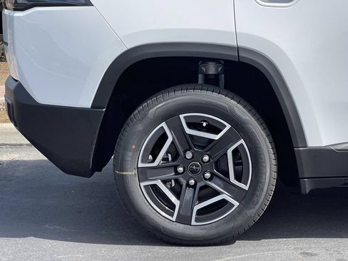 New 2026 Jeep Cherokee Laredo AWD/4WD image 10