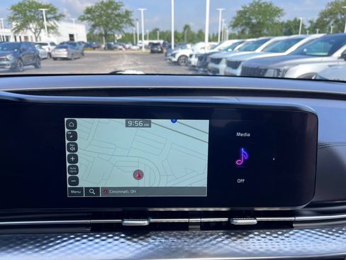 Certified 2024 Kia Carnival SX Prestige FWD image 17