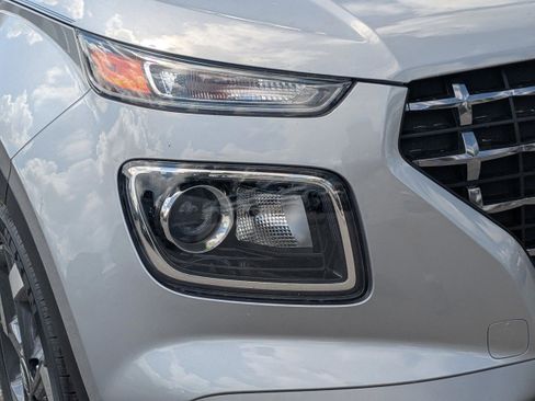 New 2026 Hyundai Venue SEL FWD image 11