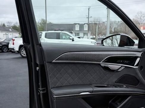 Used 2025 Audi S8 image 45