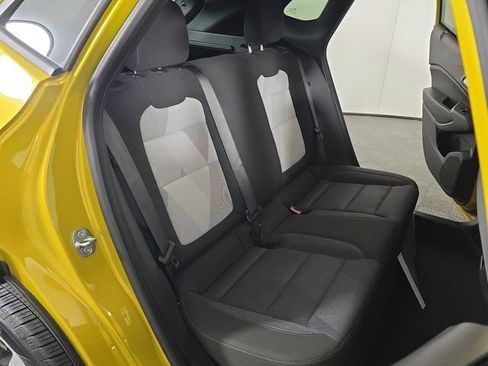 Used 2024 Chevrolet Trax RS FWD image 25