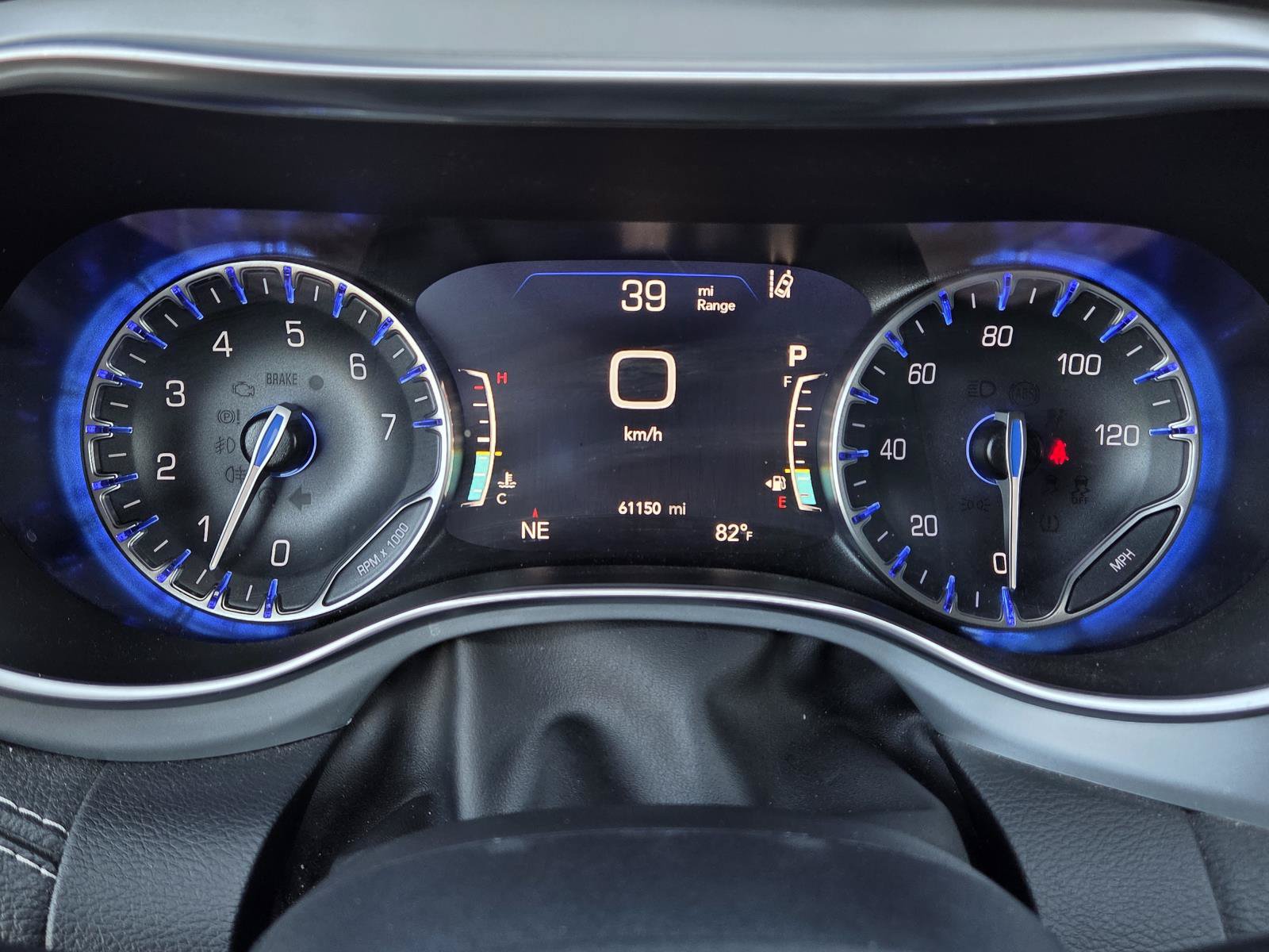 Used 2025 Chrysler Pacifica Limited FWD image 22