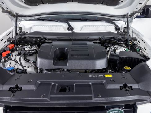 Used 2020 Land Rover Defender 110 HSE image 41