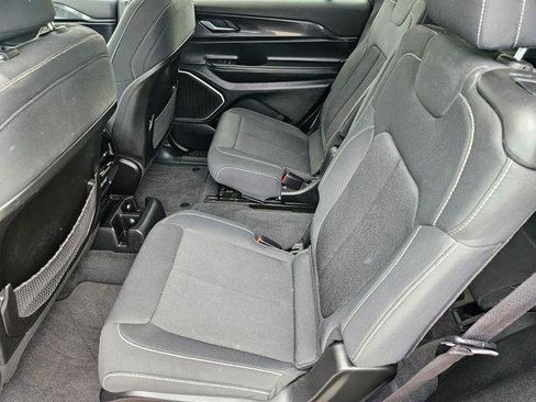 Used 2022 Jeep Grand Cherokee L Laredo w/ Luxury Tech Group I AWD/4WD image 12