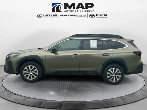 Used 2025 Subaru Outback Premium AWD/4WD image 2