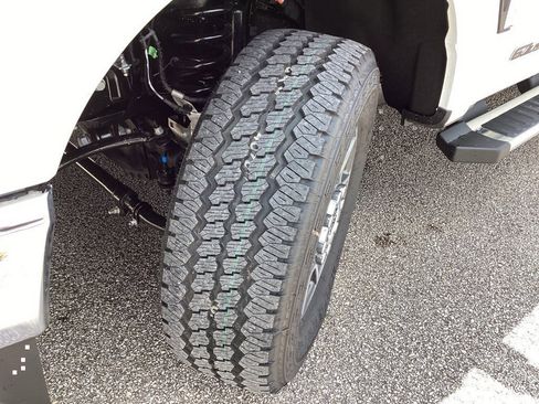 New 2025 Ford F250 Lariat w/ FX4 Off-Road Package image 17