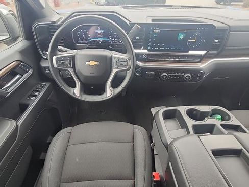 Used 2025 Chevrolet Silverado 1500 LT AWD/4WD image 7