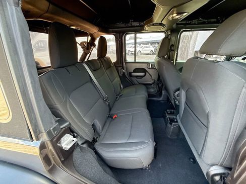 Used 2021 Jeep Wrangler Unlimited Sport S image 30