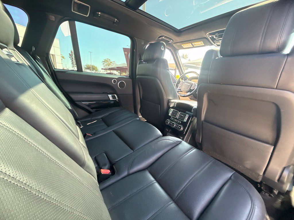 Used 2017 Land Rover Range Rover HSE AWD/4WD image 47