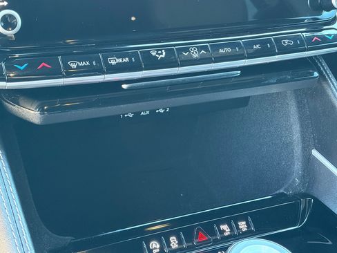 Used 2024 Jeep Wagoneer 4WD image 26