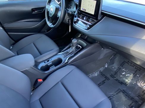 Certified 2025 Toyota Corolla LE image 9