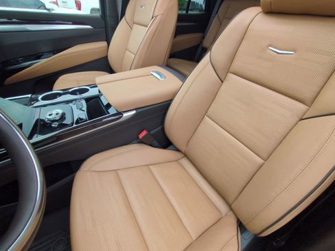 Used 2026 Cadillac Escalade Luxury w/ Touring Package AWD/4WD image 11