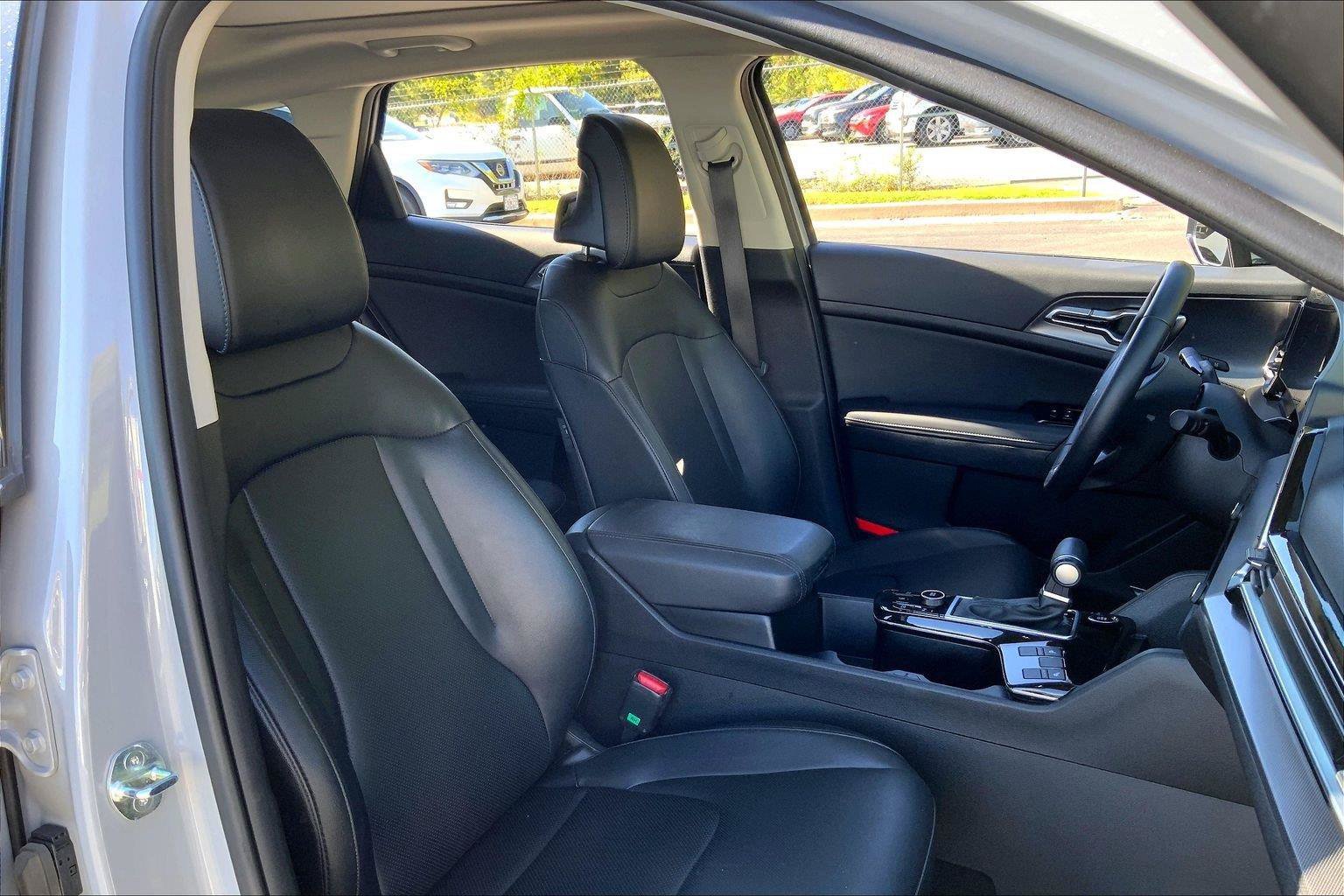 Used 2025 Kia Sportage SX FWD image 7