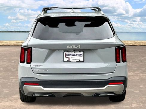 Used 2025 Kia Sorento EX w/ Panoramic Sunroof Package FWD image 7