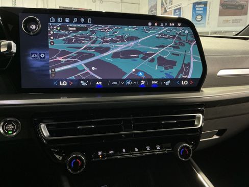 New 2026 Chevrolet Traverse LT w/ Driver Confidence Package FWD image 21