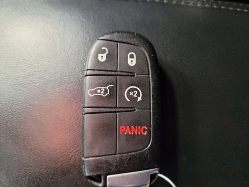 Used 2018 Jeep Grand Cherokee Overland AWD/4WD image 32