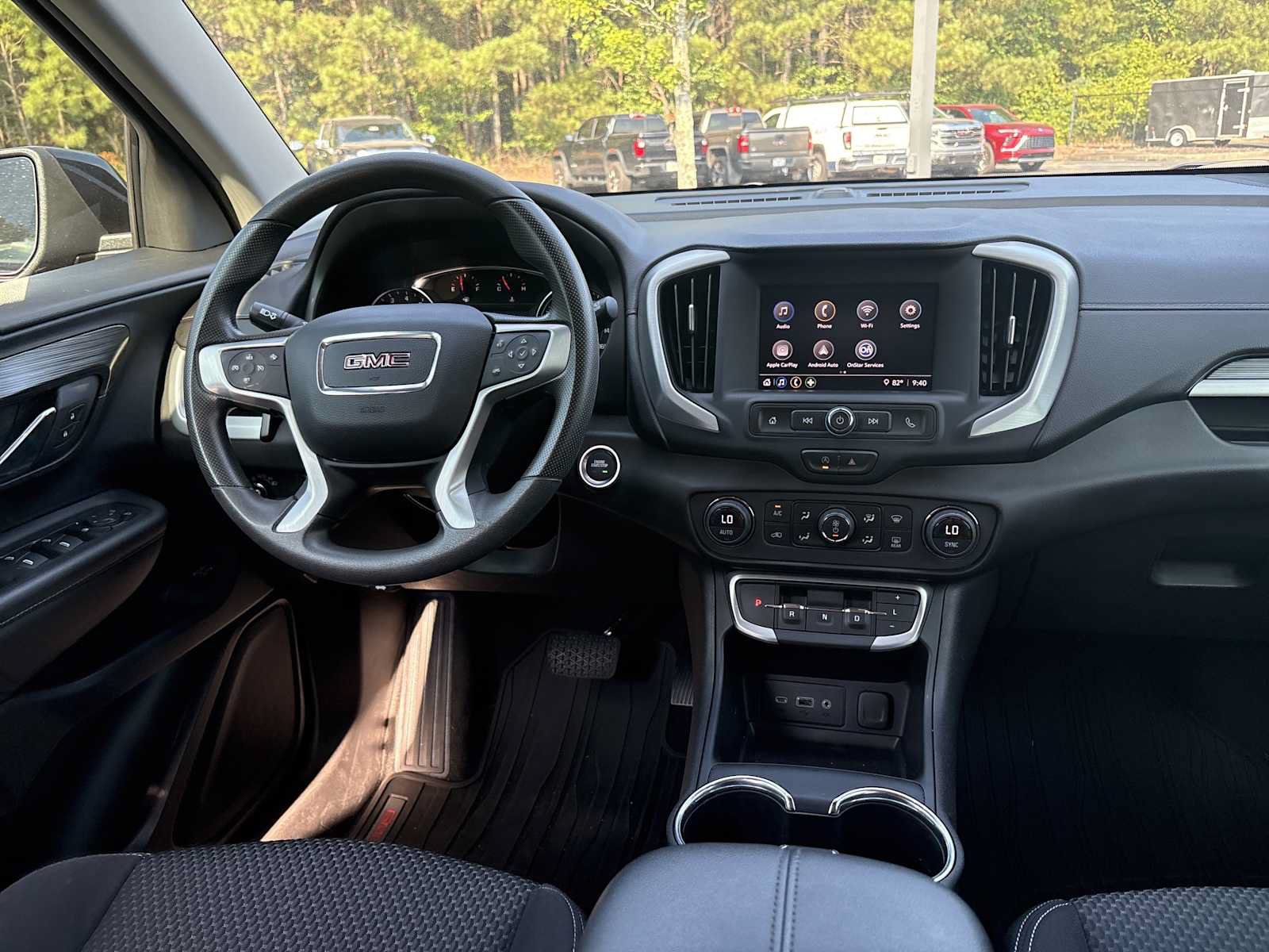 Used 2023 GMC Terrain SLE w/ Driver Convenience Package FWD image 3