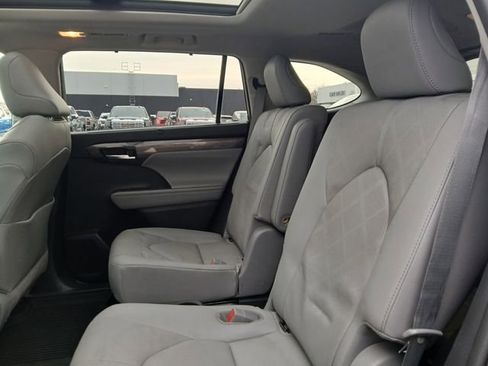 Used 2020 Toyota Highlander Platinum image 15