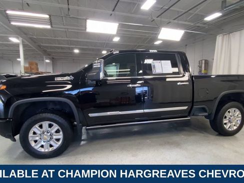 Used 2025 Chevrolet Silverado 3500 High Country AWD/4WD image 6