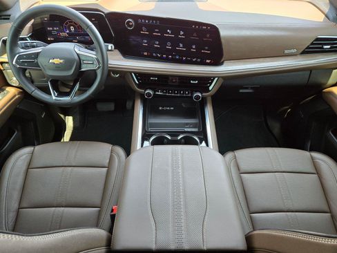 Used 2026 Chevrolet Tahoe High Country RWD image 11