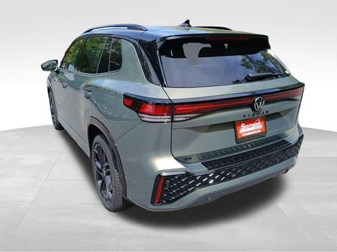 New 2026 Volkswagen Tiguan SE R-Line image 3