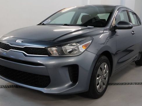 Used 2019 Kia Rio S FWD image 3