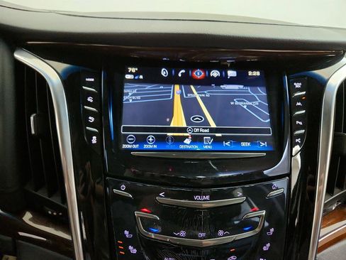 Used 2019 Cadillac Escalade Luxury RWD image 19