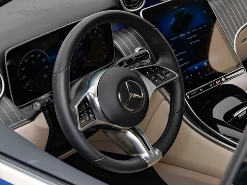 Used 2026 Mercedes-Benz GLC 300 w/ Winter Package image 20