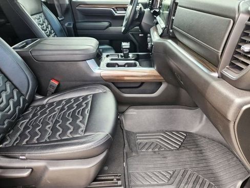 Used 2025 Chevrolet Silverado 1500 RST AWD/4WD image 13