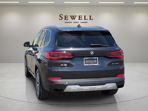 Used 2023 BMW X5 xDrive40i w/ Premium Package AWD/4WD image 3