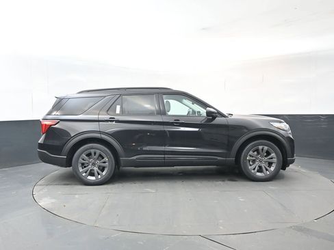 New 2026 Ford Explorer Active w/ Active Comfort Package image 6