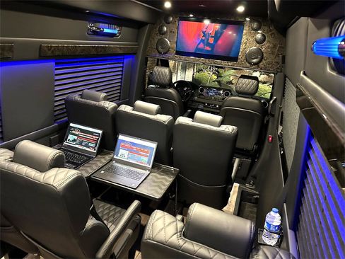Used 2024 Mercedes-Benz Sprinter 3500 image 27