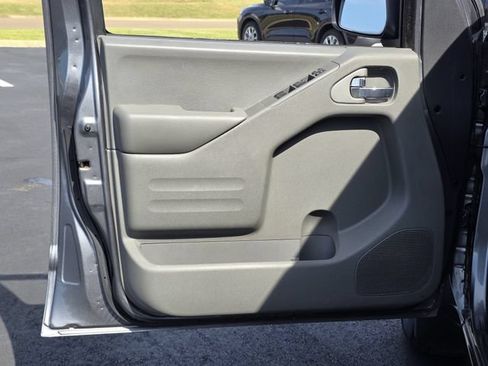 Used 2019 Nissan Frontier SV w/ Value Truck Package RWD image 14