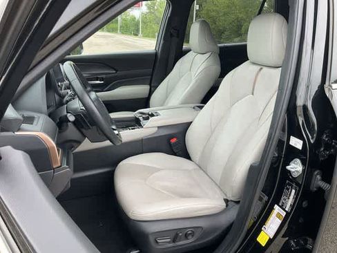 Certified 2024 Toyota Grand Highlander AWD Hybrid image 13