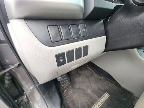 Used 2016 Toyota Highlander XLE FWD image 29