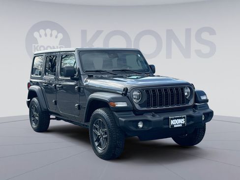 Used 2024 Jeep Wrangler Sport S image 10