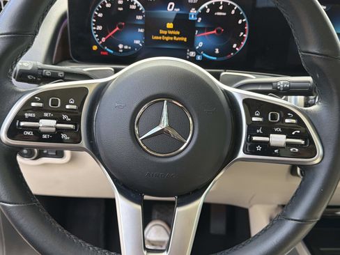 Used 2023 Mercedes-Benz GLB 250 image 28