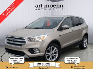 Used 2017 Ford Escape SE FWD video 1