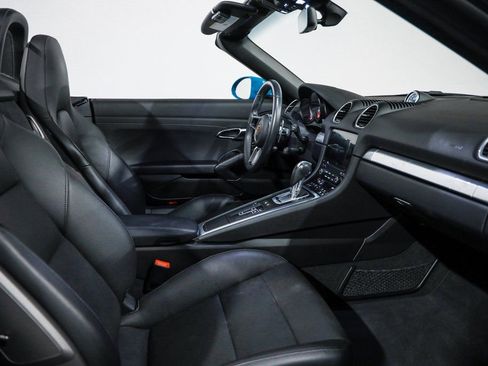 Used 2018 Porsche 718 Boxster S image 33