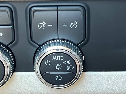 Used 2023 GMC Yukon Denali AWD/4WD image 22