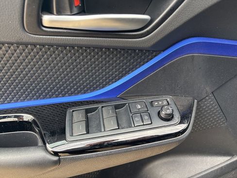 Used 2020 Toyota C-HR XLE image 12