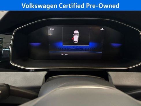 Certified 2025 Volkswagen Jetta SE w/ Sunroof Package image 20